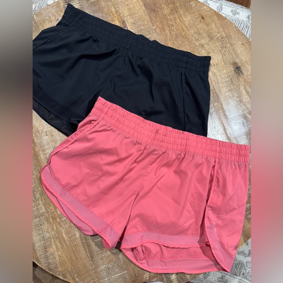 Athleta mesh Pacer runningg shorts. 4inch - Picture 1 of 1